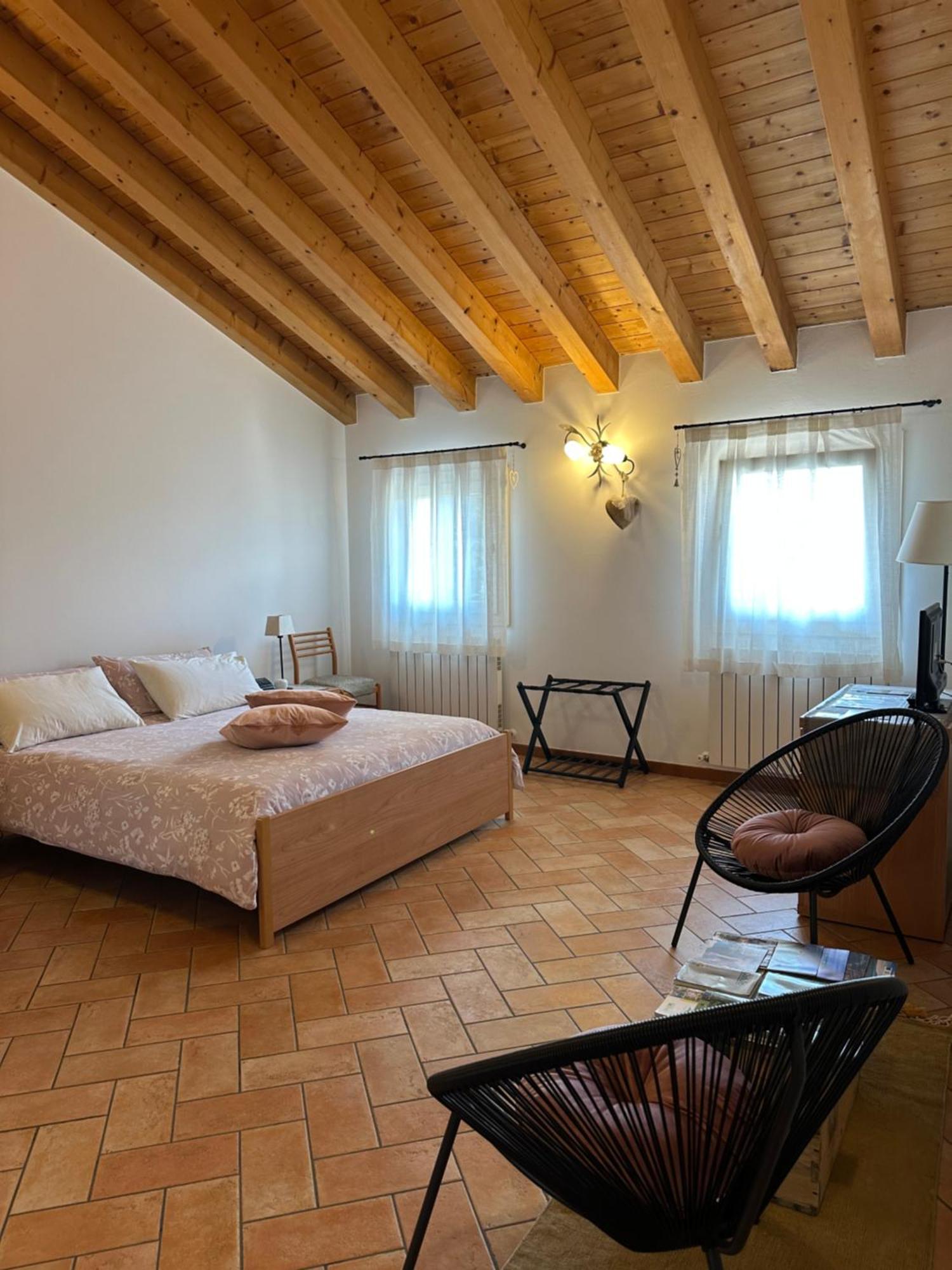 Casa Vacanze Ricca Vigna Вальдобб'ядене Екстер'єр фото